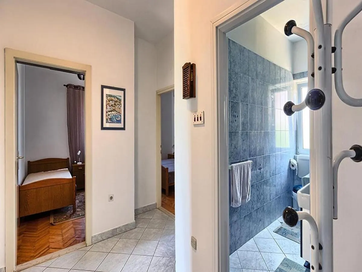 Apartment Lucija Kastela