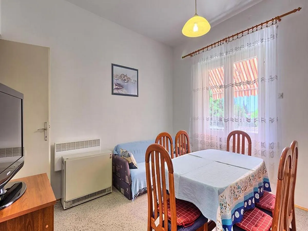 Apartment Lucija Kastela