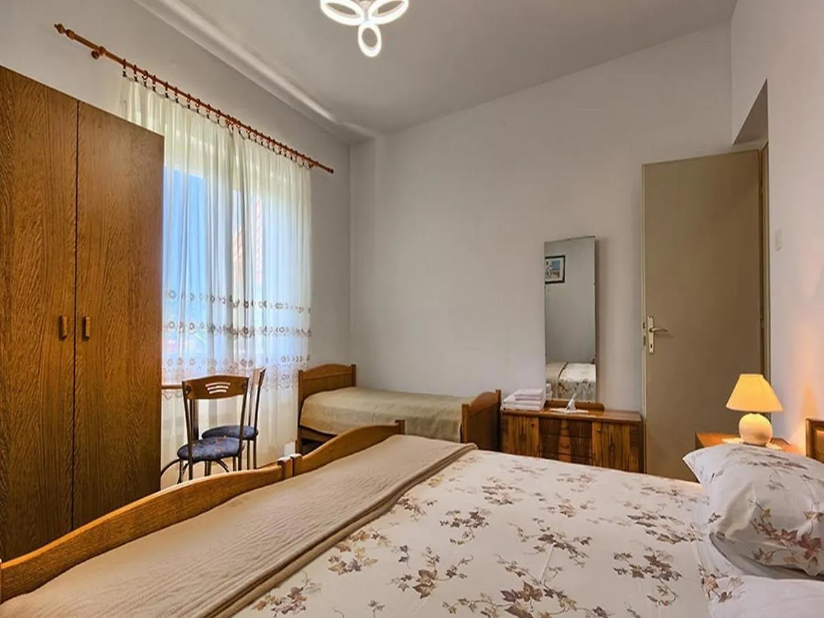 Apartment Lucija Kastela 0*,