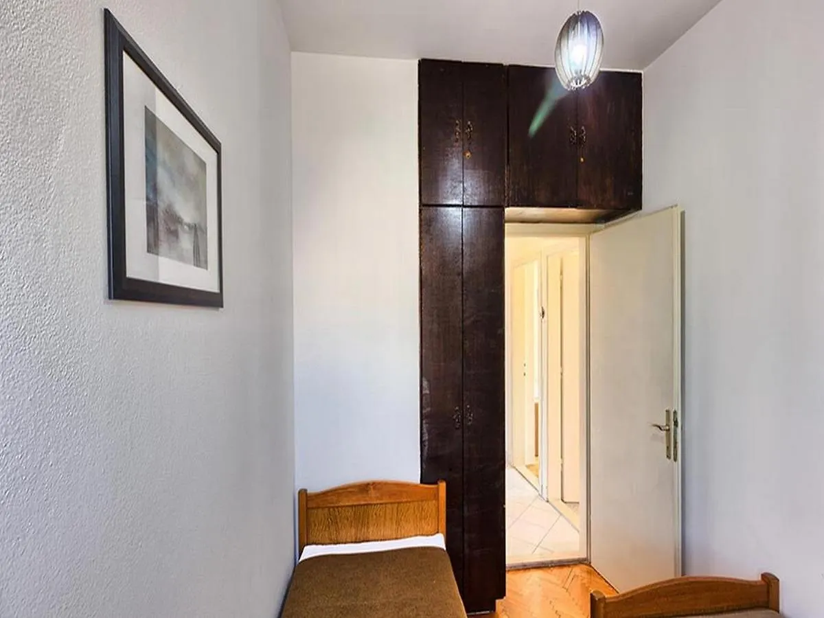 Apartment Lucija Kastela