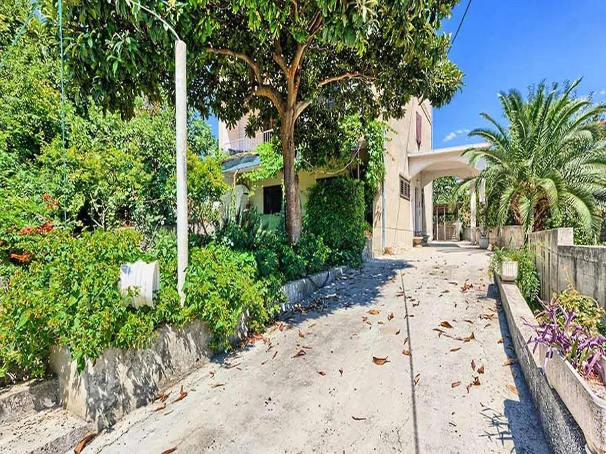 Apartment Lucija Kastela