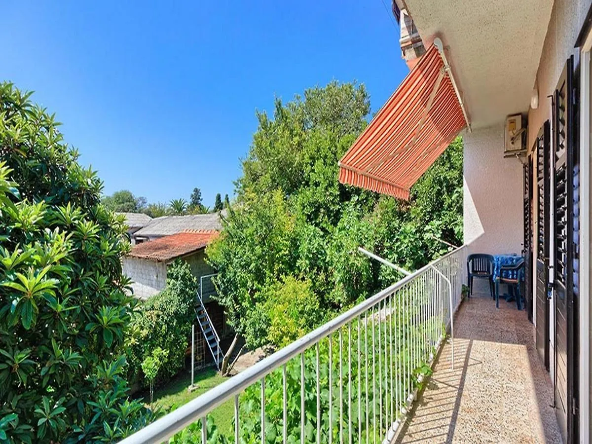 Apartment Lucija Kaštela كرواتيا